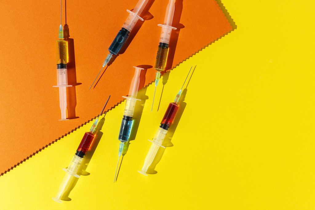 Covid-19 : des vaccins en surnombre