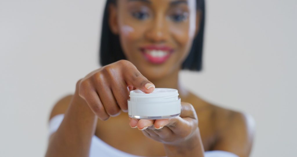 Les crèmes de jour développent un composé cancérigène en vieillissant Les crèmes de jour développent un composé cancérigène en vieillissant