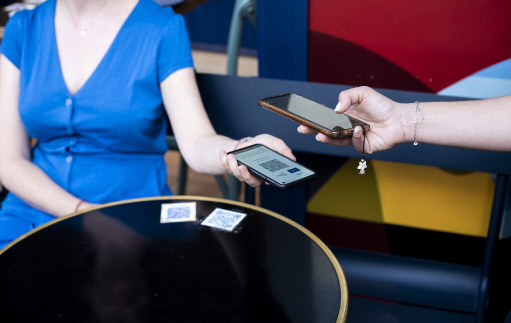 Passe vaccinal : quelles sont les modifications apportées par le Sénat ?