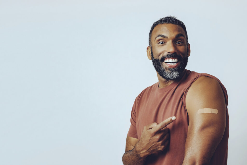 Covid-19 : les vaccins ARN adaptés à Omicron autorisés