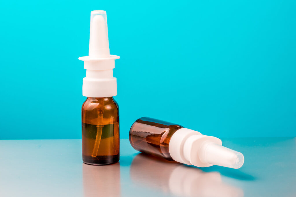 La publicité mensongère des sprays nasaux anti-Covid