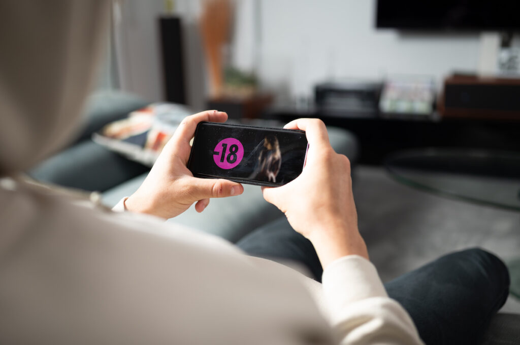 Pornographie : mieux protéger les ados