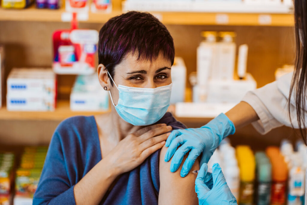 Effets secondaires des vaccins COVID : est-ce «dans la tête» ?