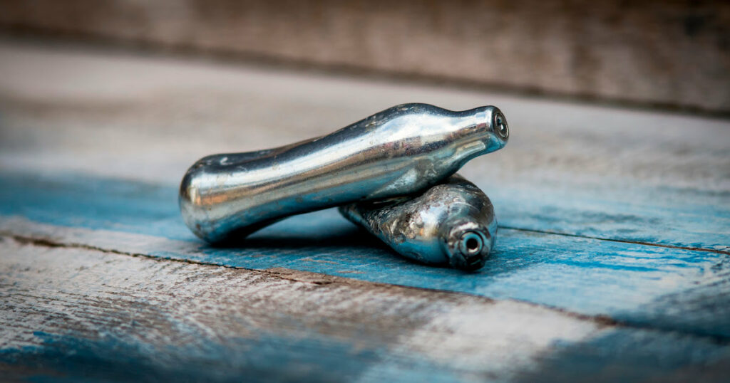 Gaz hilarant : une euphorie de courte durée