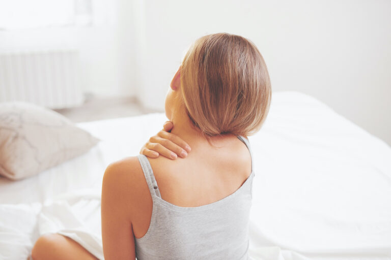 Comment soulager les douleurs aux cervicales ?