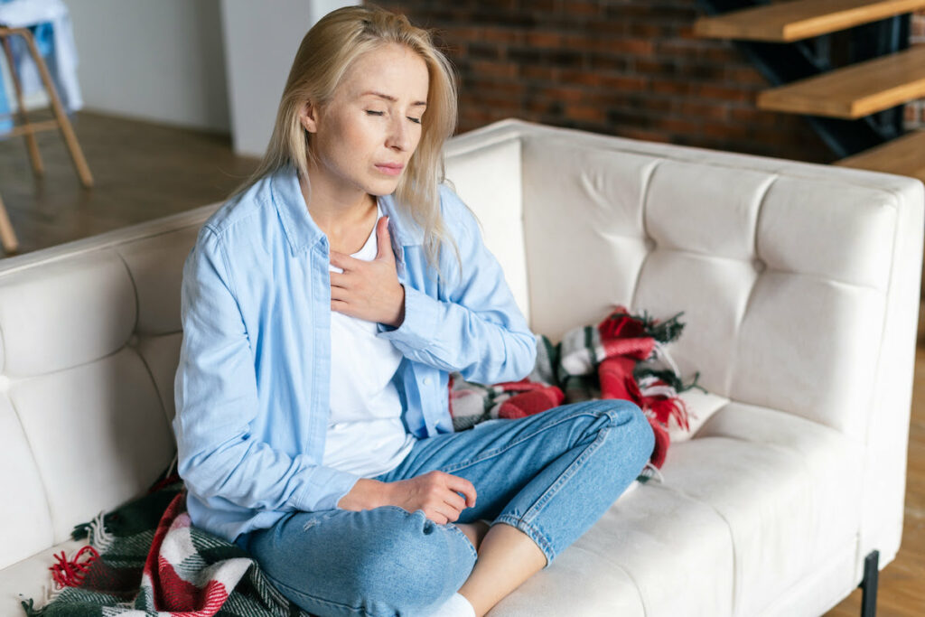 Covid: nouveau symptôme douloureux six mois après l'infection