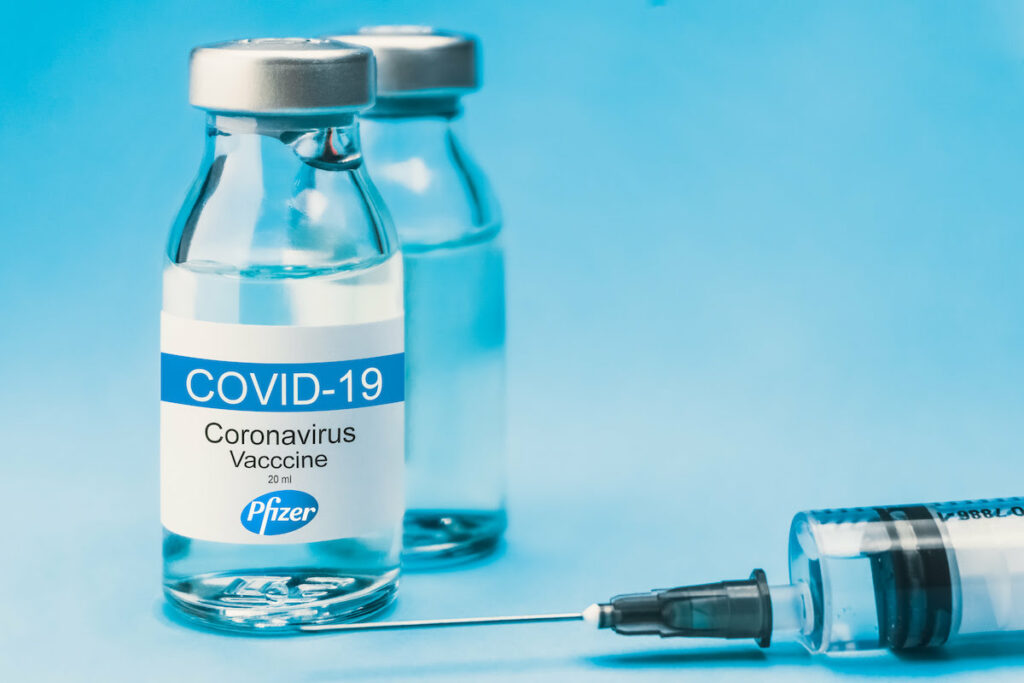 En janvier, les autorités sanitaires américaines avaient alerté sur le risque de complications cardiaques suite au vaccin bivalent de Pfizer. Est-ce vérifié ?