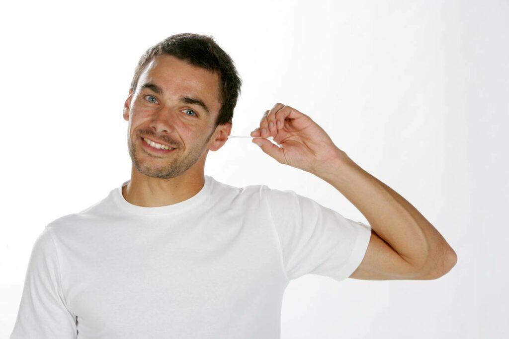 Coton tige : pourquoi il faut éviter de l'utiliser ?