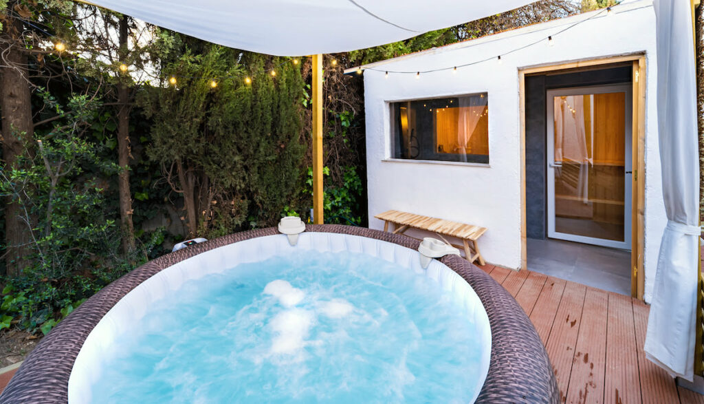 Spa et jacuzzi® : quelles sont les bactéries qui s’y propagent ?