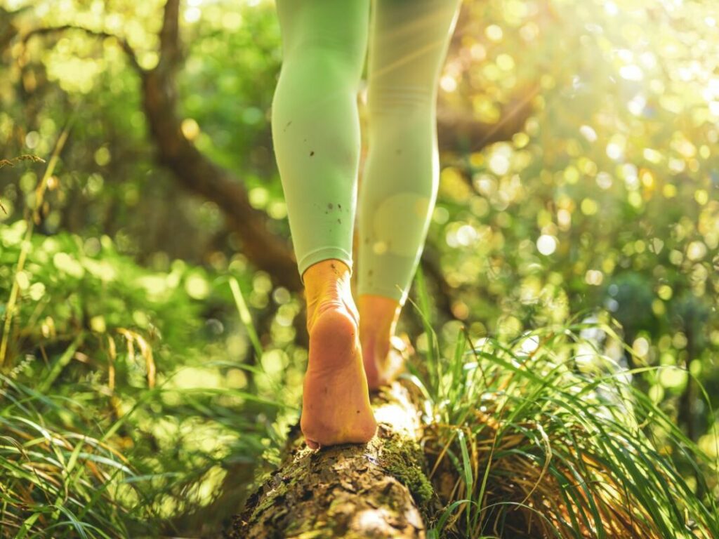 bon ou mauvais de marcher pieds nus