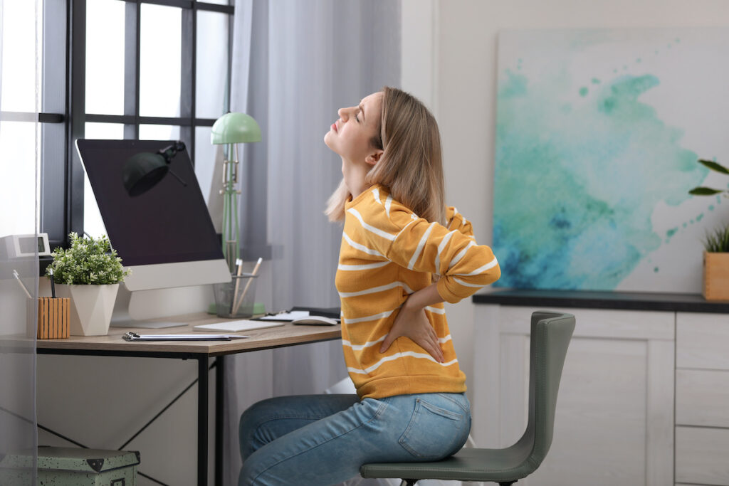 Posture à adopter travail écran mal de dos
