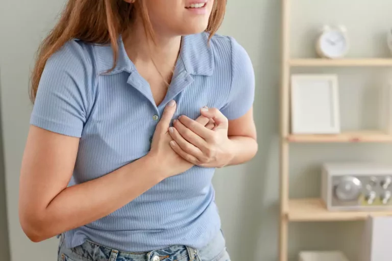 Crise cardiaque chez la femme : des symptômes souvent méconnus
