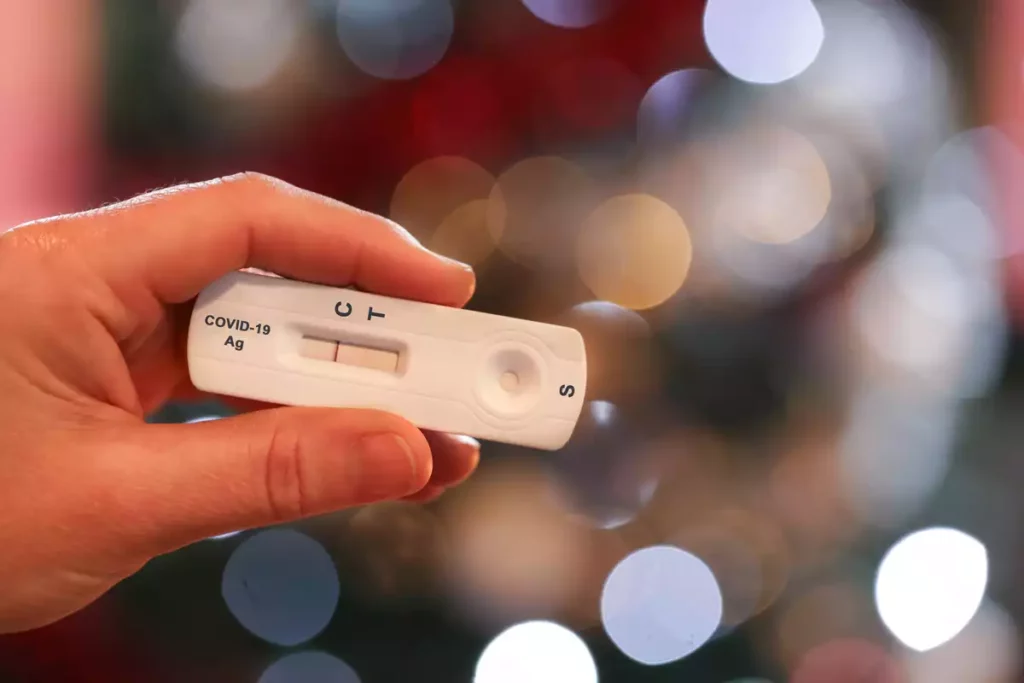 Covid-19 : des autotests à domicile gratuits aux États-Unis face au rebond épidémique