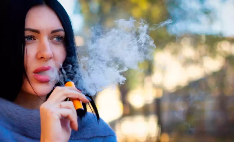 Fin des cigarettes électroniques jetables en France 