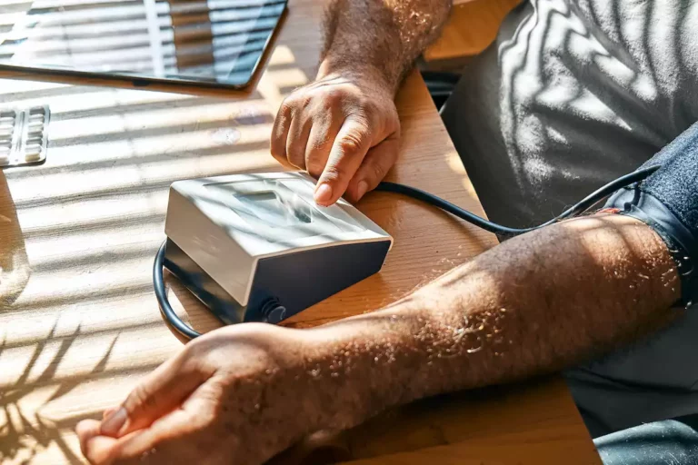 À quelle fréquence doit-on mesurer sa tension artérielle ?