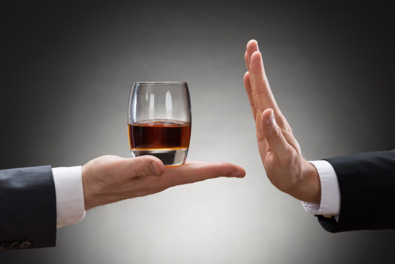 L’âge où vous devriez cesser de boire de la bière, selon les spécialistes L'âge où vous devriez cesser de boire de la bière, selon les spécialistes