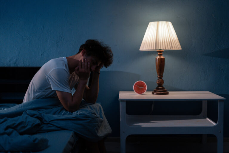 Apnée du sommeil : 5 signes méconnus qui doivent vous alerter
