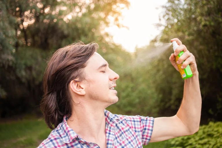 Crème solaire et anti-moustique : ce mélange est dangereux pour votre peau Crème solaire
