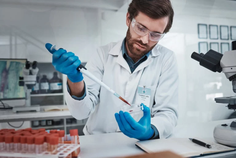 Cancer : ce groupe sanguin serait le plus exposé selon des scientifiques analyse sanguine